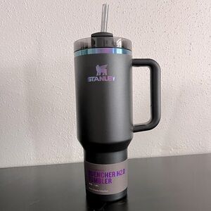 New Stanley Black Chroma Collection 40 oz Quencher Tumbler